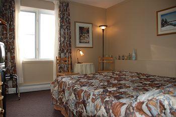 Inn La Rosepierre Bistro Henri 3*
